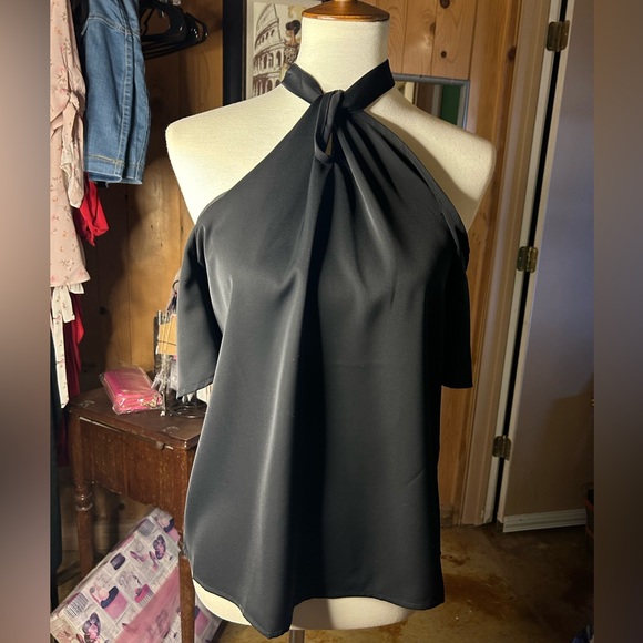 Black Halter Off the Shoulder Top NWT Size Small - Picture 3 of 6
